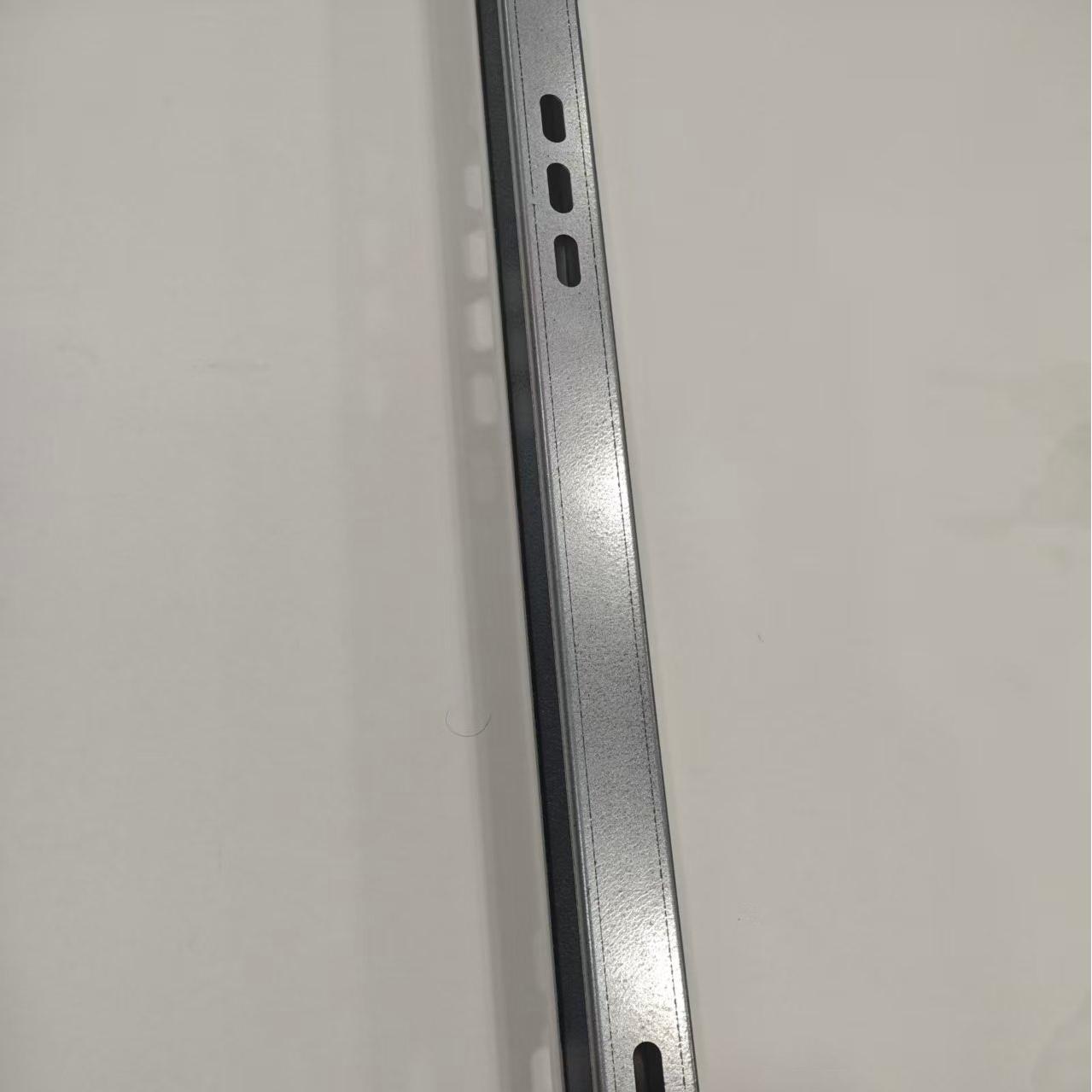 スチール製ソーラーC型レール